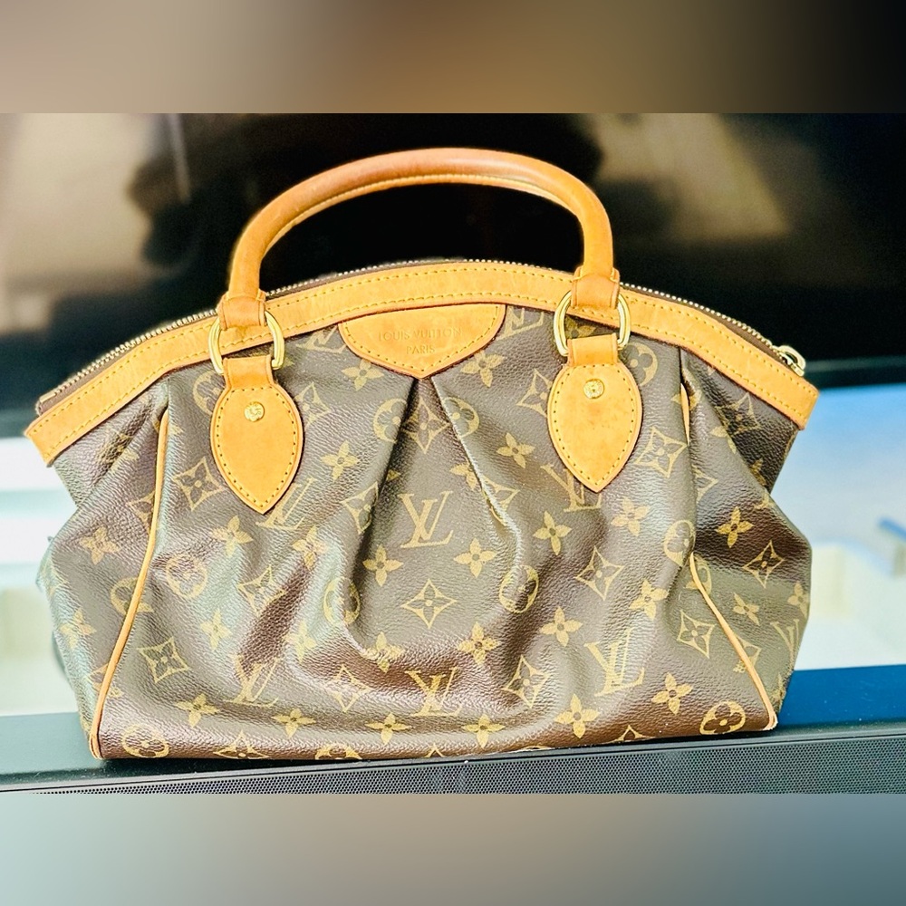 Louis Vuitton Tivoli GM Monogram Canvas Tote